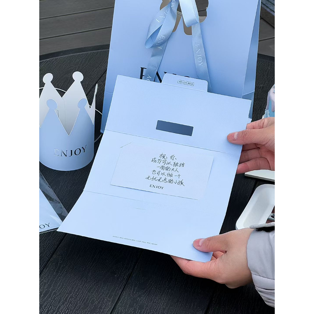 Cupcake Boxes & Mini Cooler Bag - Image 9