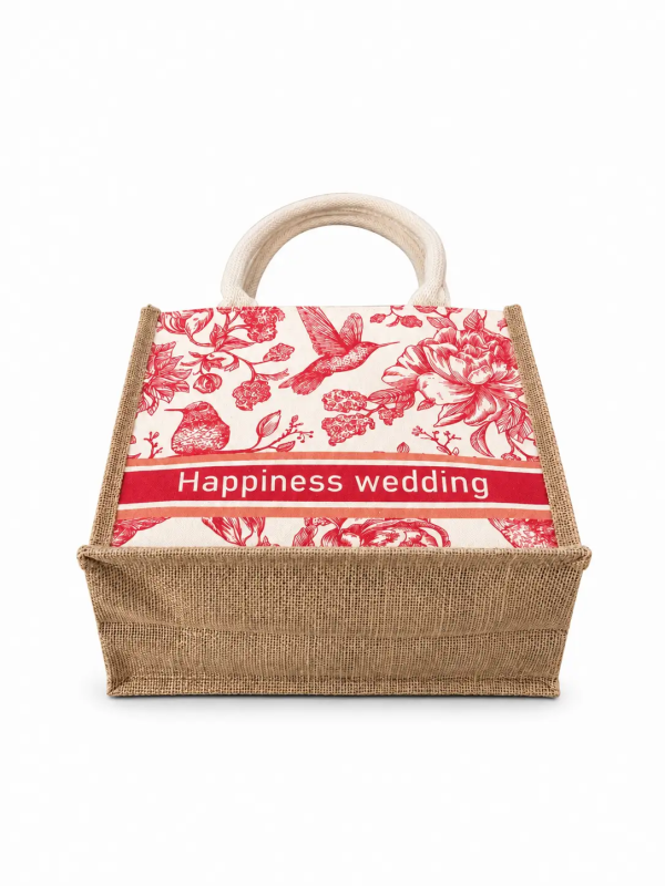 Delicate jute bags with canvas panels